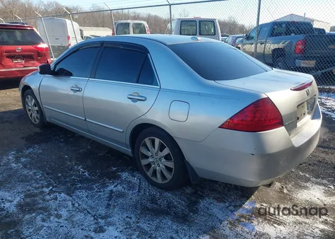 2007 Honda Accord 3.0 Ex z USA, uszkodzony, nr VIN 1HGCM66517A029388